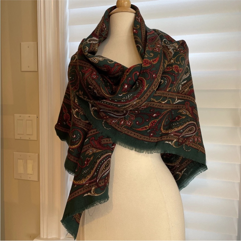 Printemps Paris Large 50” square Fringe Scarf  wrap Wool Italy green Red paisley
